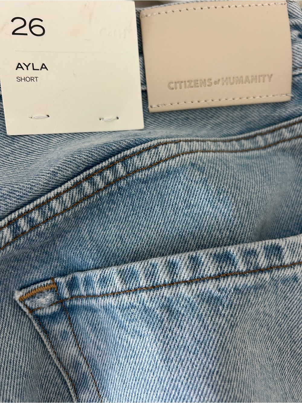 Citizens of Humanity AYLA Pagoda Light Denim Shorts with Button Waist NWT Sz 26 - Picture 4 of 4